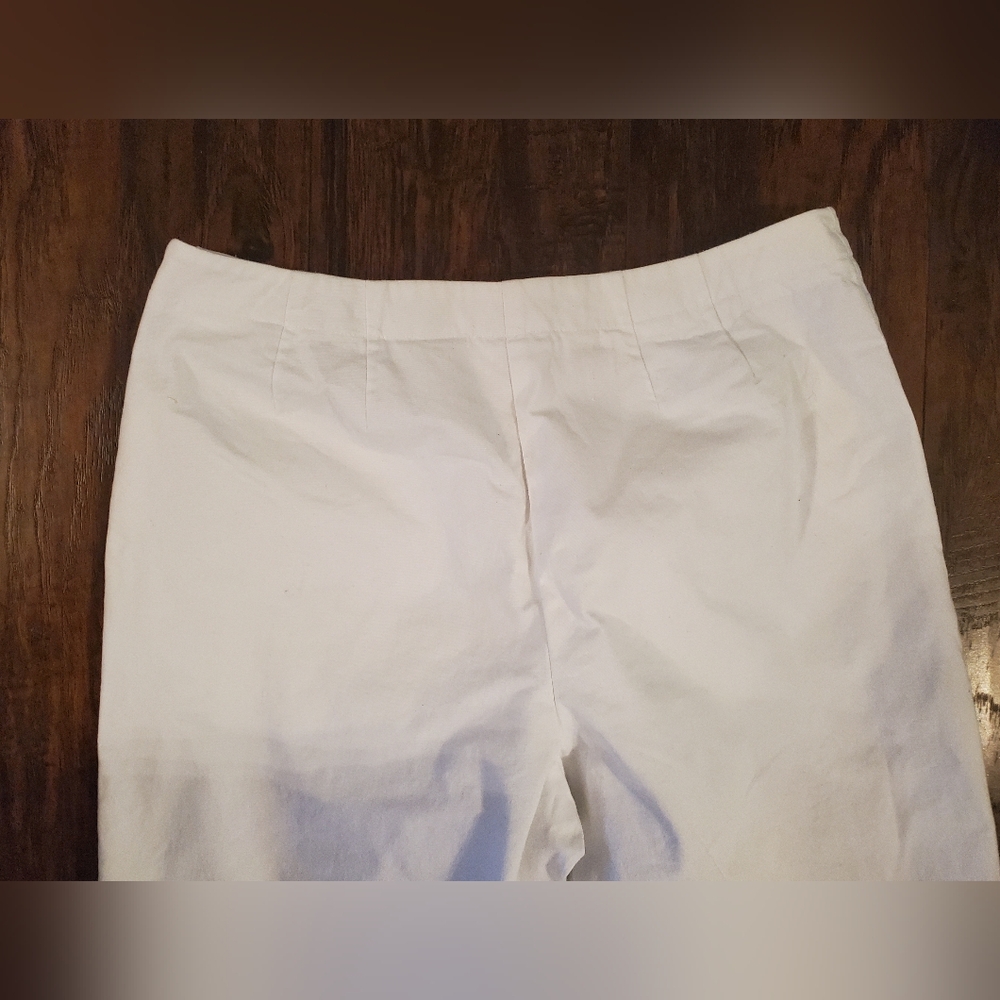 Liz Claiborne White Michaela Mid Rise Capris Size 14 - Picture 4 of 9